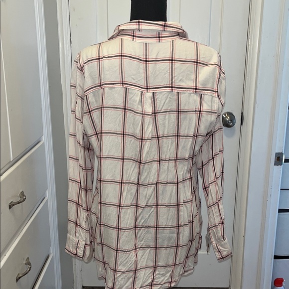 Old navy Women's Cream Plaid Button-Front Shirt Top - Picture 5 of 7